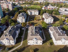 Ein Luftbild von Häusern